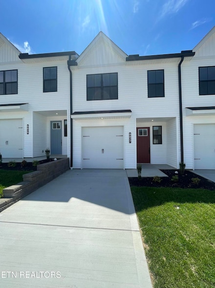 8827 Chapman Trace Way, Knoxville, TN 37920