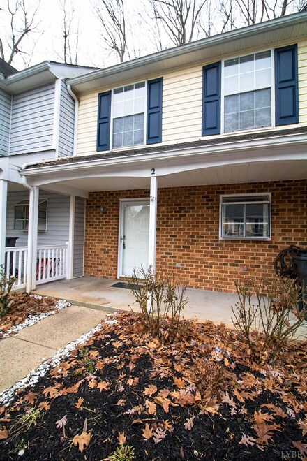 2 Jefferson Village Dr, Forest, VA 24551