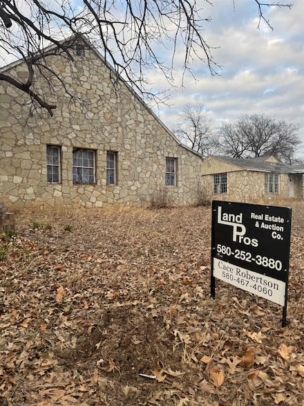 410 410 E B, Waurika, OK