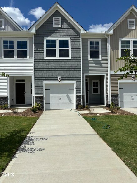 187 Peebles Dr Unit 73, Smithfield, NC 27577