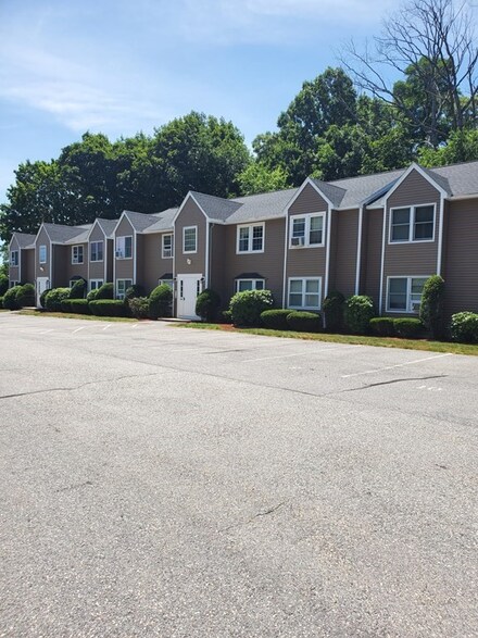 306 Aiken Ave Unit 17, Lowell, MA 01850