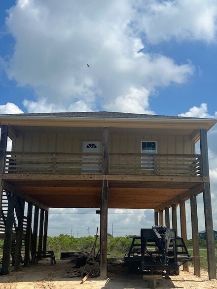 408 W Royal Oak, Rockport, TX 78382