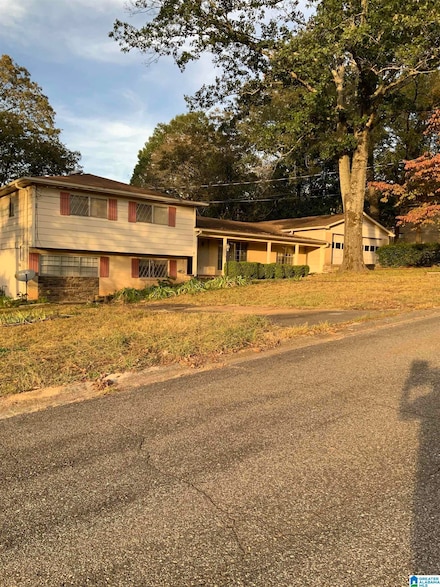 1312 Turf Dr, Center Point, AL 35215