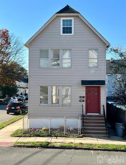 25 Christopher St, Carteret, NJ 07008