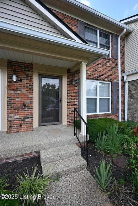 8705 Clover Ct, Louisville, KY 40242