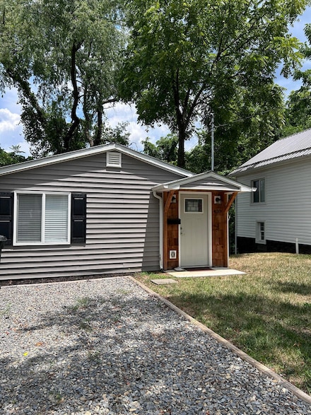420 E Lee Ave, Vinton, VA 24179