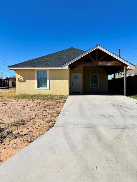 209 N Lincoln St, Midland, TX 79701