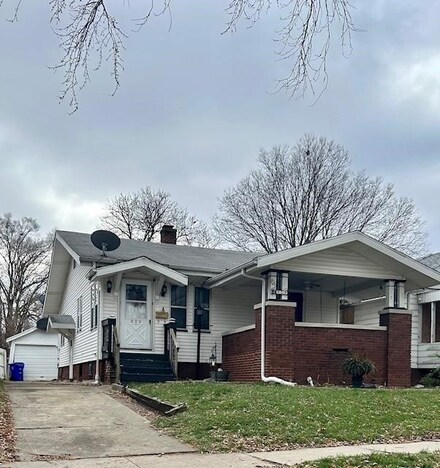 829 W Waggoner St, Decatur, IL 62526