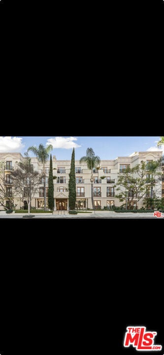 137 S Spalding Dr Unit 202, Beverly Hills, CA 90212