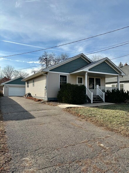 270 2nd St SE, Cokato, MN 55321