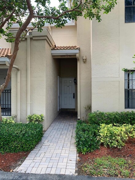 6674 Montego Bay Blvd Unit E, Boca Raton, FL 33433