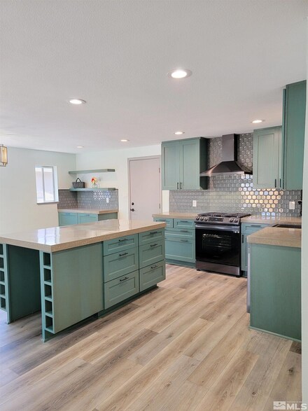 1270 Breaker Ct, Sparks, NV 89431