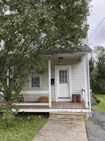 222 Chestnut St, Pen Argyl, PA 18072