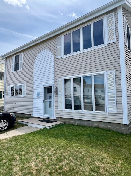 339 Woodstock St, Seabrook, NH 03874