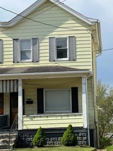 610 Gaskill Ave, Jeannette, PA 15644