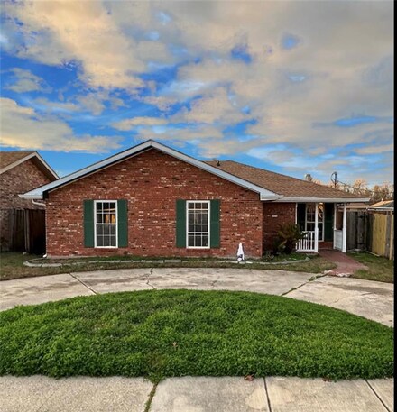 3316 Angelique Dr, Violet, LA 70092