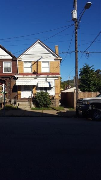 916 Mckean Ave, Donora, PA 15033