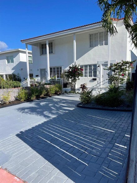 660 86th St, Miami Beach, FL 33141