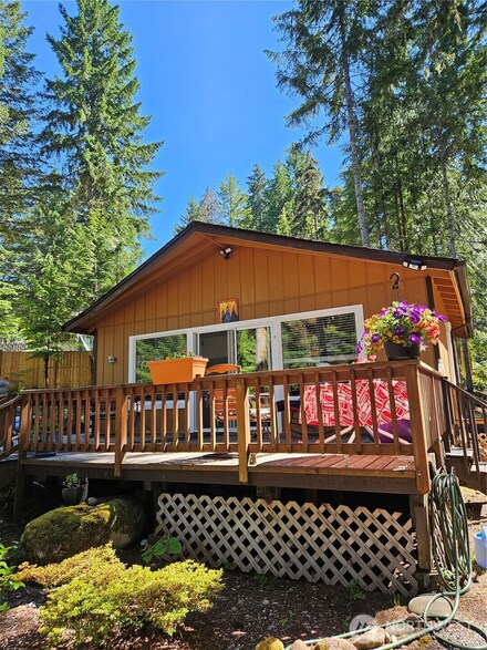21 N Napilikai Dr, Lilliwaup, WA 98555