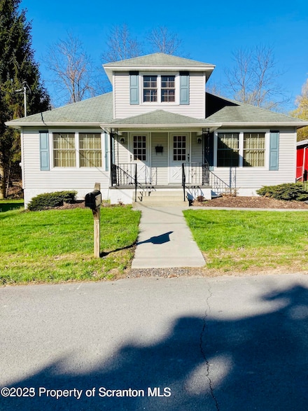 28 Patterson St, Waymart, PA 18472