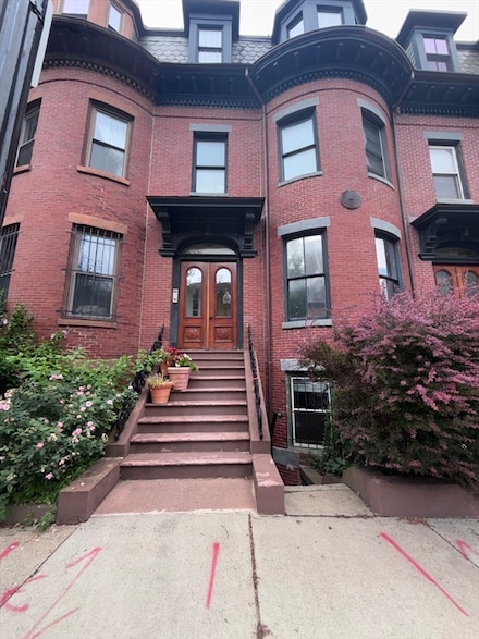 106 E Brookline St Unit 1, Boston, MA 02118