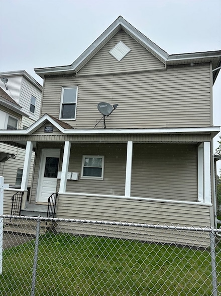 27 Richards St, Worcester, MA 01603