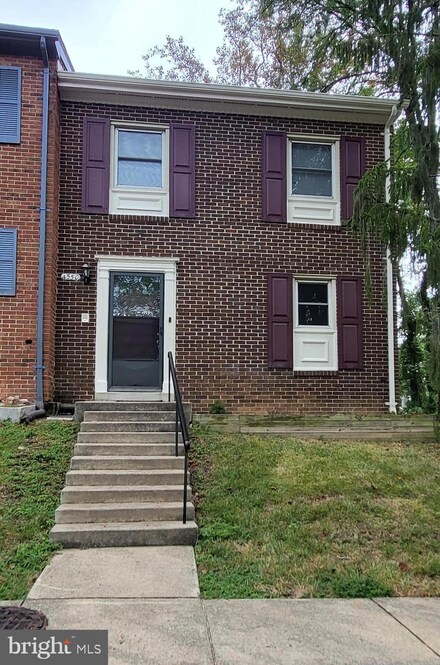 4550 Metro Ct, Annandale, VA 22003