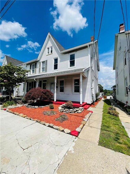 1429 Dewey Ave, Northampton, PA 18067