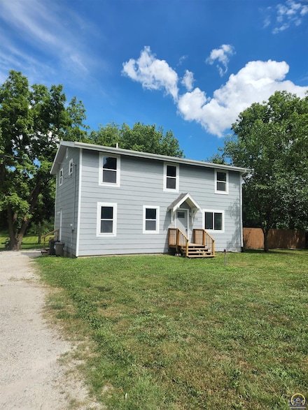 200 Annetta Ave, Hoyt, KS 66440