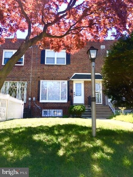 1987 Park Blvd, Camden, NJ 08103