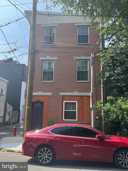 2612 E Thompson St, Philadelphia, PA 19125