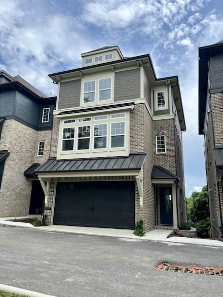 207 Daydreamer Ln, Nashville, TN 37206