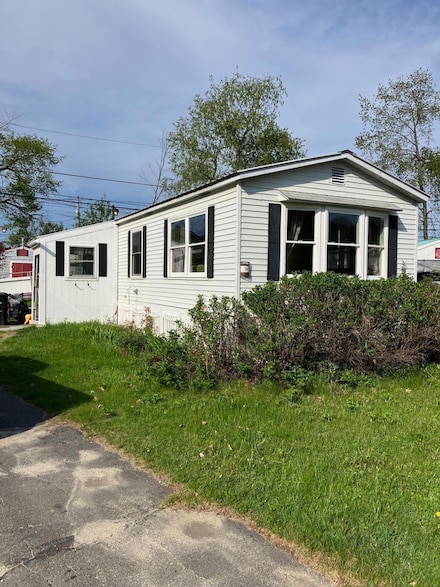 34 Robin Ln, Windham, ME 04062