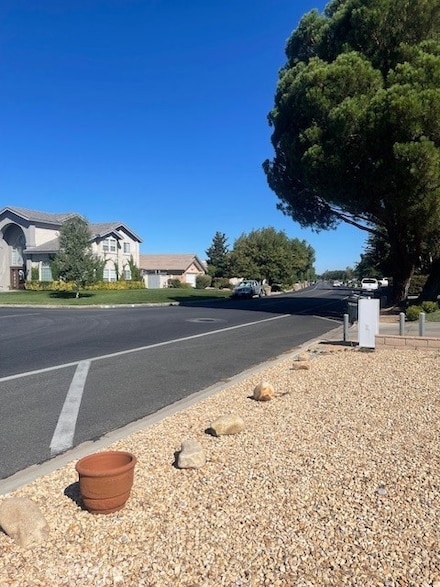 13395 Driftwood Dr, Victorville, CA 92395