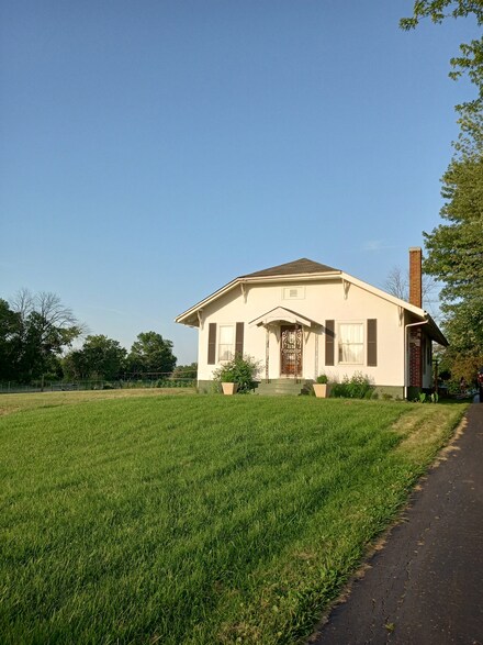5061 S 1000 E, Grammer, IN 47236