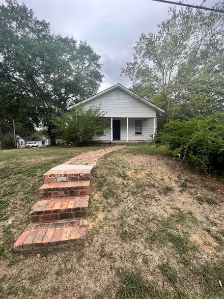 601 N Sowell St, Searcy, AR 72143