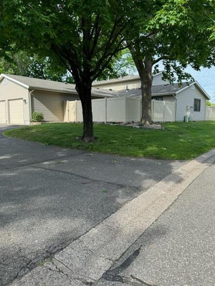 3290 67th St E, Inver Grove Heights, MN 55076