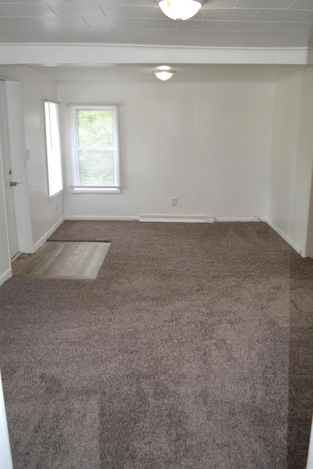 904 Eugene Ave, Jackson, MI 49203
