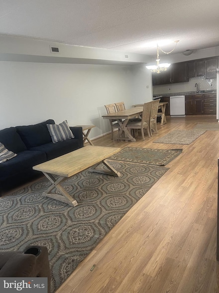 16 Township Line Rd, Elkins Park, PA 19027