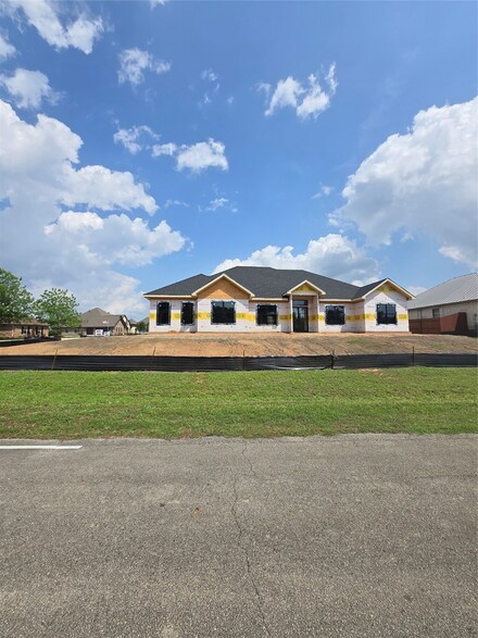 127 Harley Dr, Montgomery, TX 77356