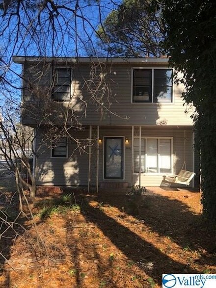 1810 College St SE, Decatur, AL 35601
