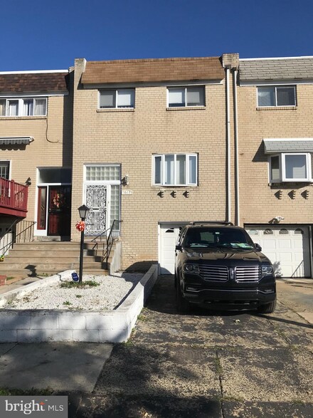 1613 Chesapeake Place, Philadelphia, PA 19122