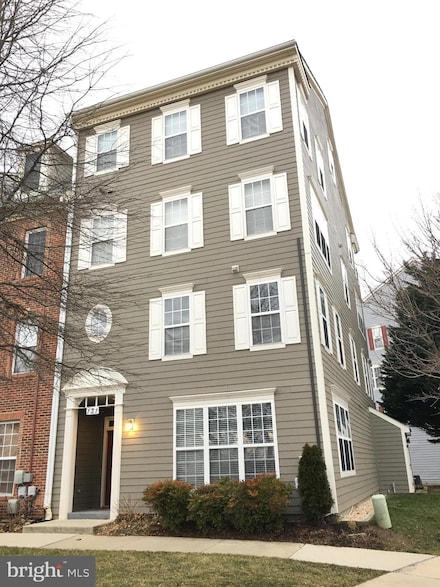 131 Chevy Chase St, Gaithersburg, MD 20878