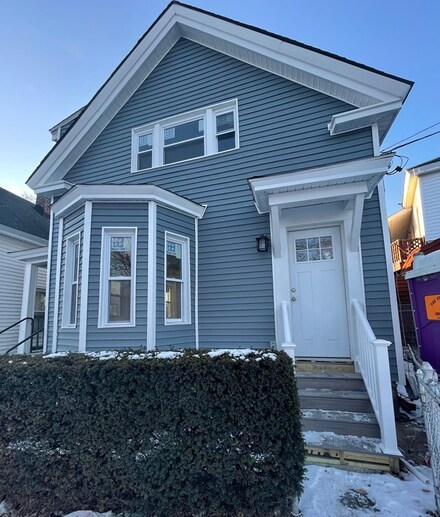 64 Jewett St, Lowell, MA 01850