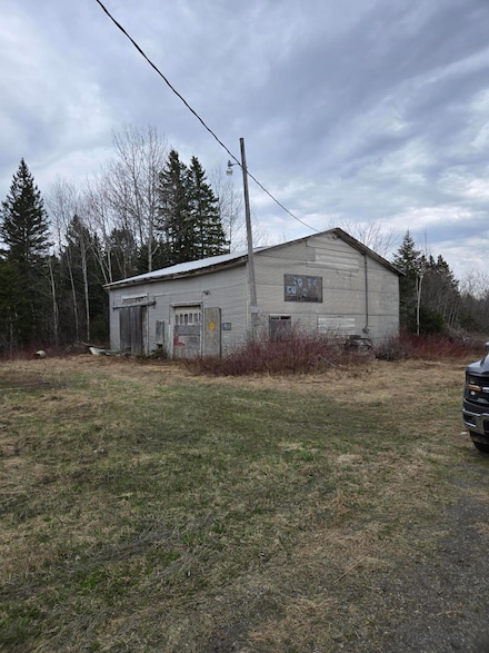 122 Thibodeau Rd, Woodland, ME 04736