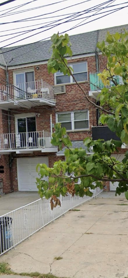 58-11 74th St Unit 1F, Middle Village, NY 11379