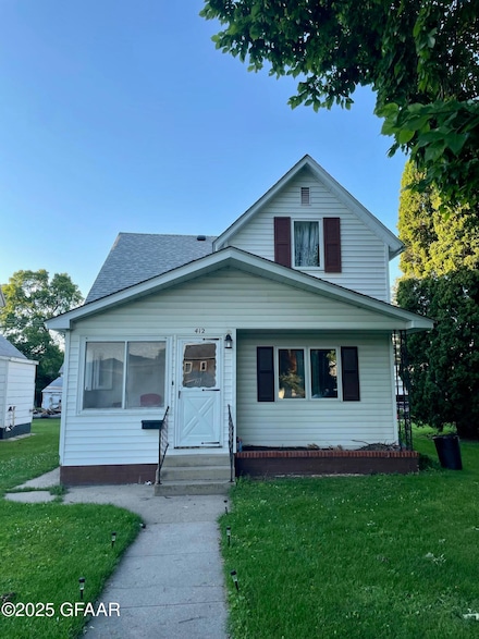 412 Stuart Ave, Crookston, MN 56716