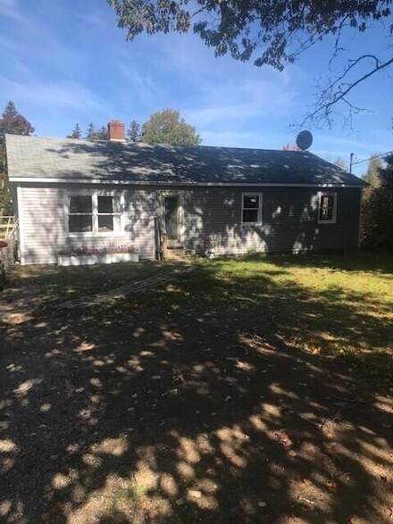 84 Pomola Ave, Sorrento, ME 04677