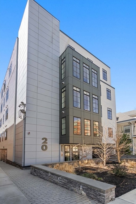 20 Marion St Unit 3, Brookline, MA 02446