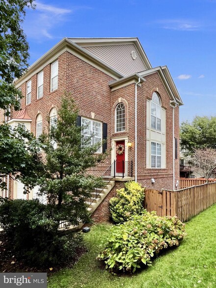 4601 Latrobe Place, Alexandria, VA 22311